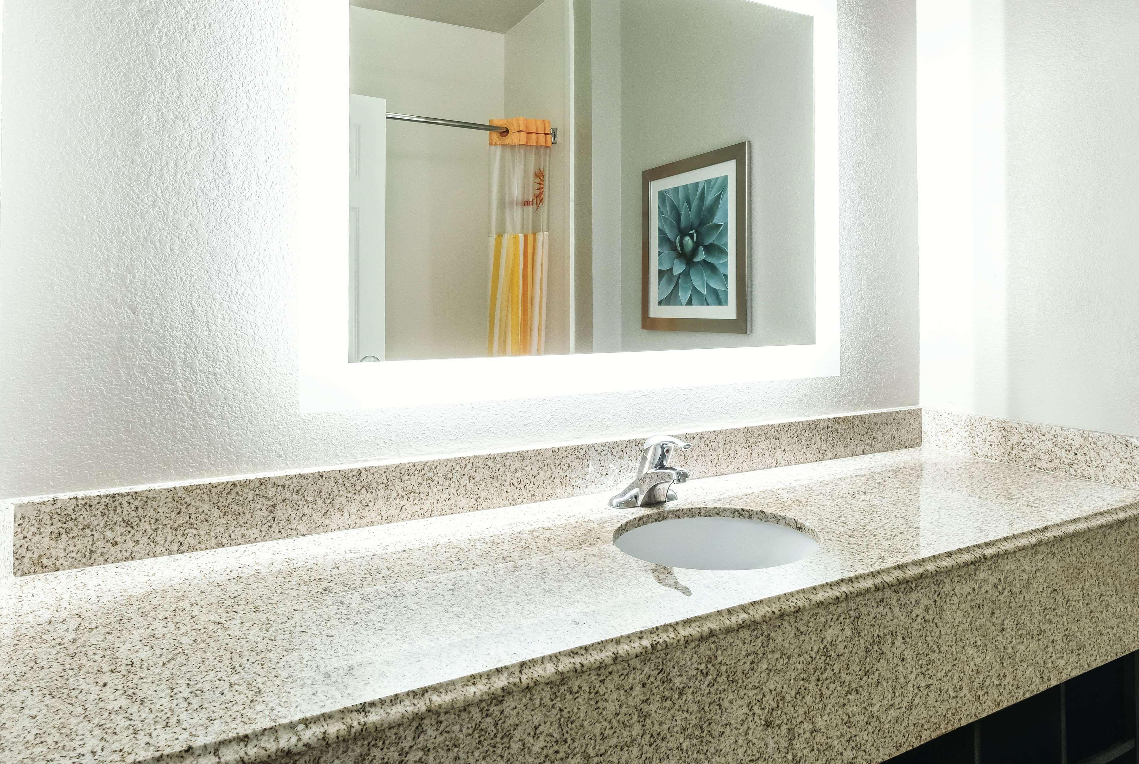 La Quinta By Wyndham Phoenix I-10 West Extérieur photo