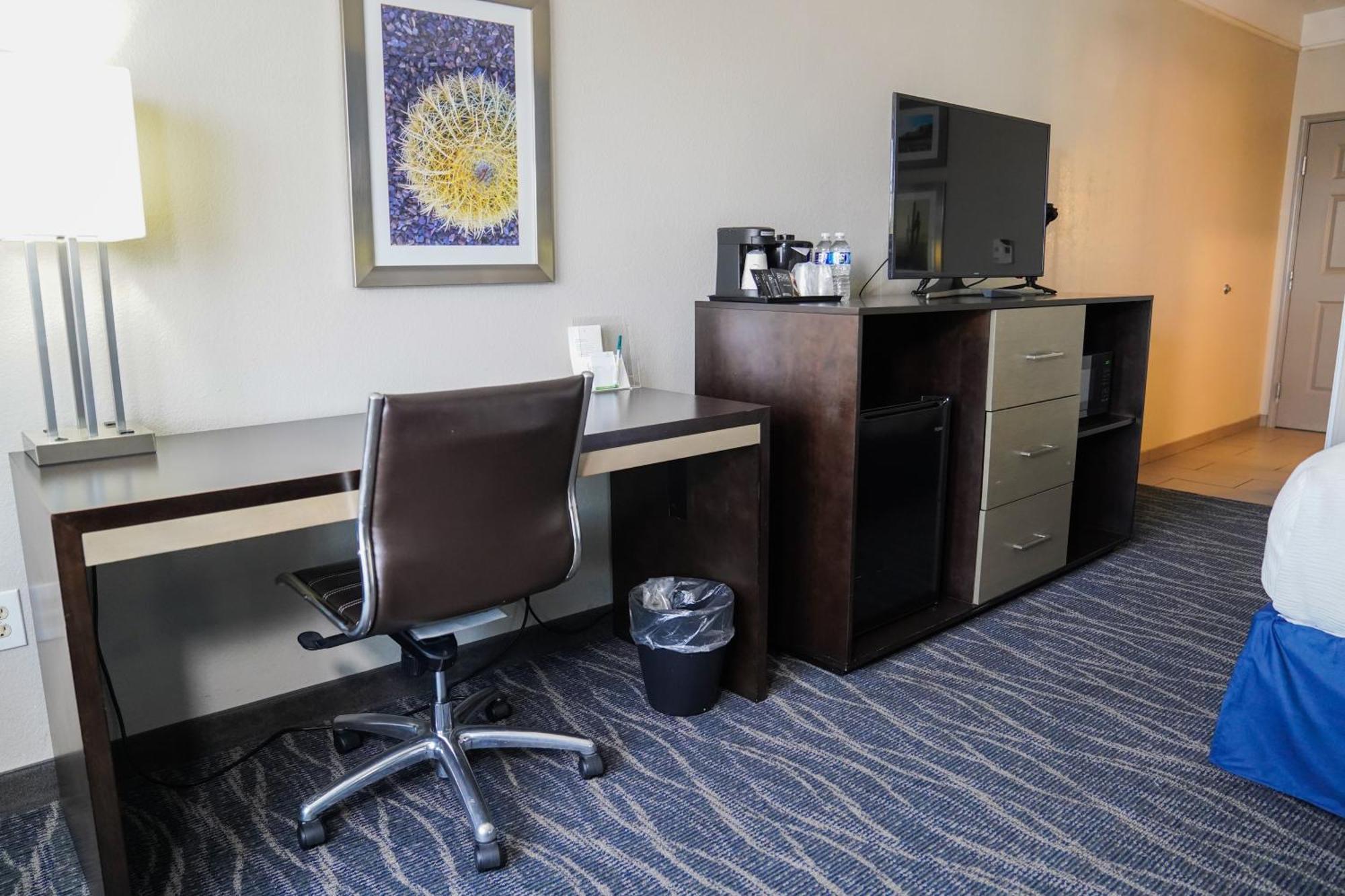 La Quinta By Wyndham Phoenix I-10 West Extérieur photo